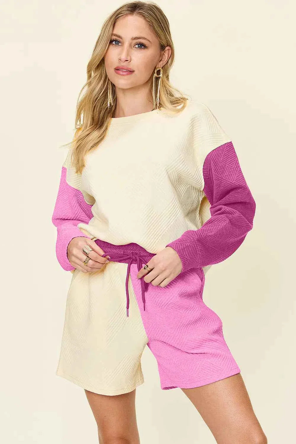 Contrast Chic: Pocketed Two-Piece Shoulder Set