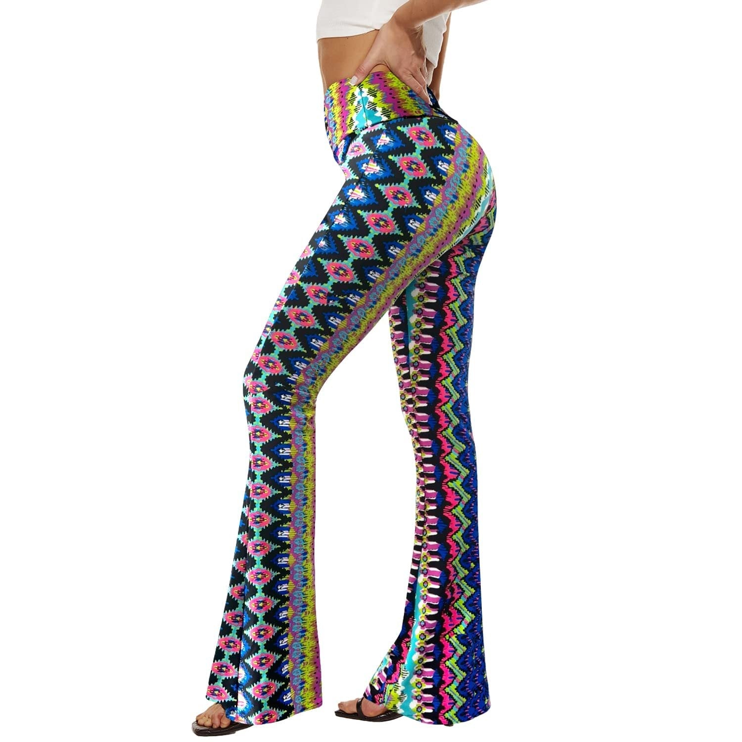 Chic Flare Yoga Pants: Curve-Hugging Comfort!